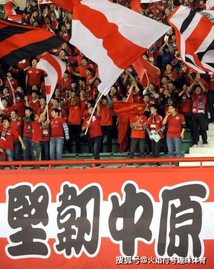 中国足球历史球员最高身价_国内足球身价最高的是谁_足球历史身价最高的球员